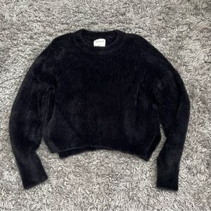 Abercrombie & Fitch black fuzzy sweater size xs